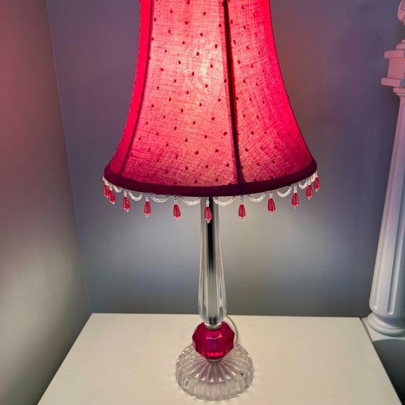 Beautiful girls 21 inch Nightstand Lamp! - Picture 5 of 5